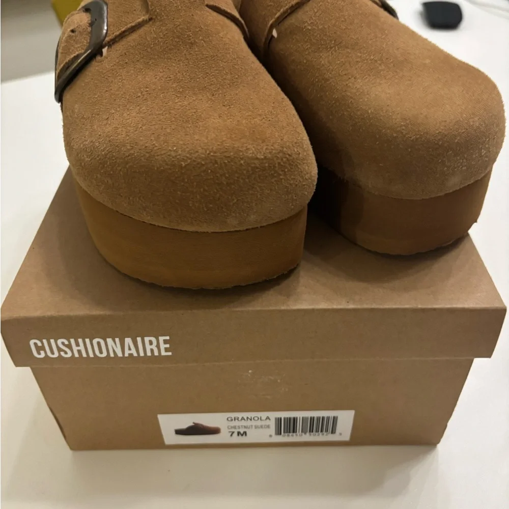 Women's Suede Platform Clog - Brown